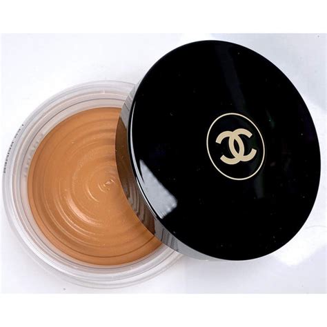 chanel brownzer|Chanel brush for bronzing cream.